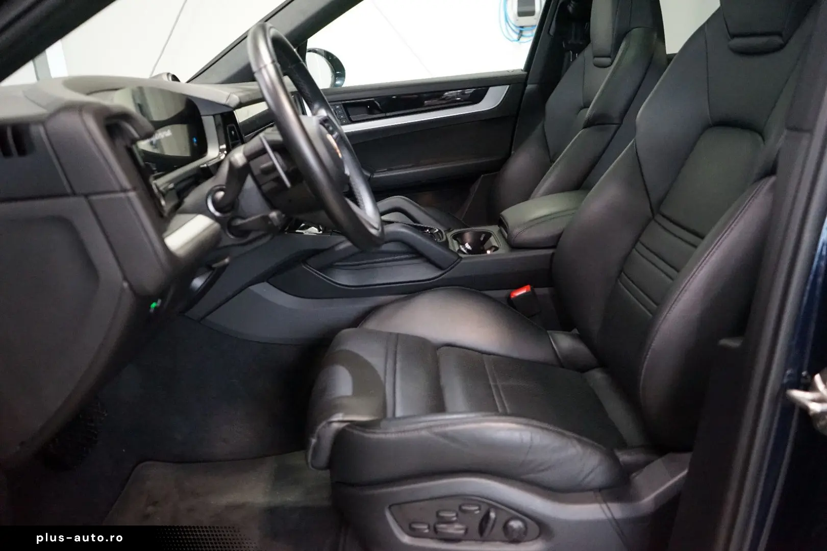 PORSCHE Cayenne Coupe Panorama AHK Luft BOSE ACC