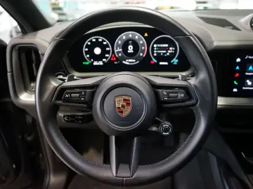 PORSCHE Cayenne Coupe Panorama AHK Luft BOSE ACC