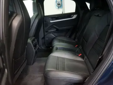 PORSCHE Cayenne Coupe Panorama AHK Luft BOSE ACC