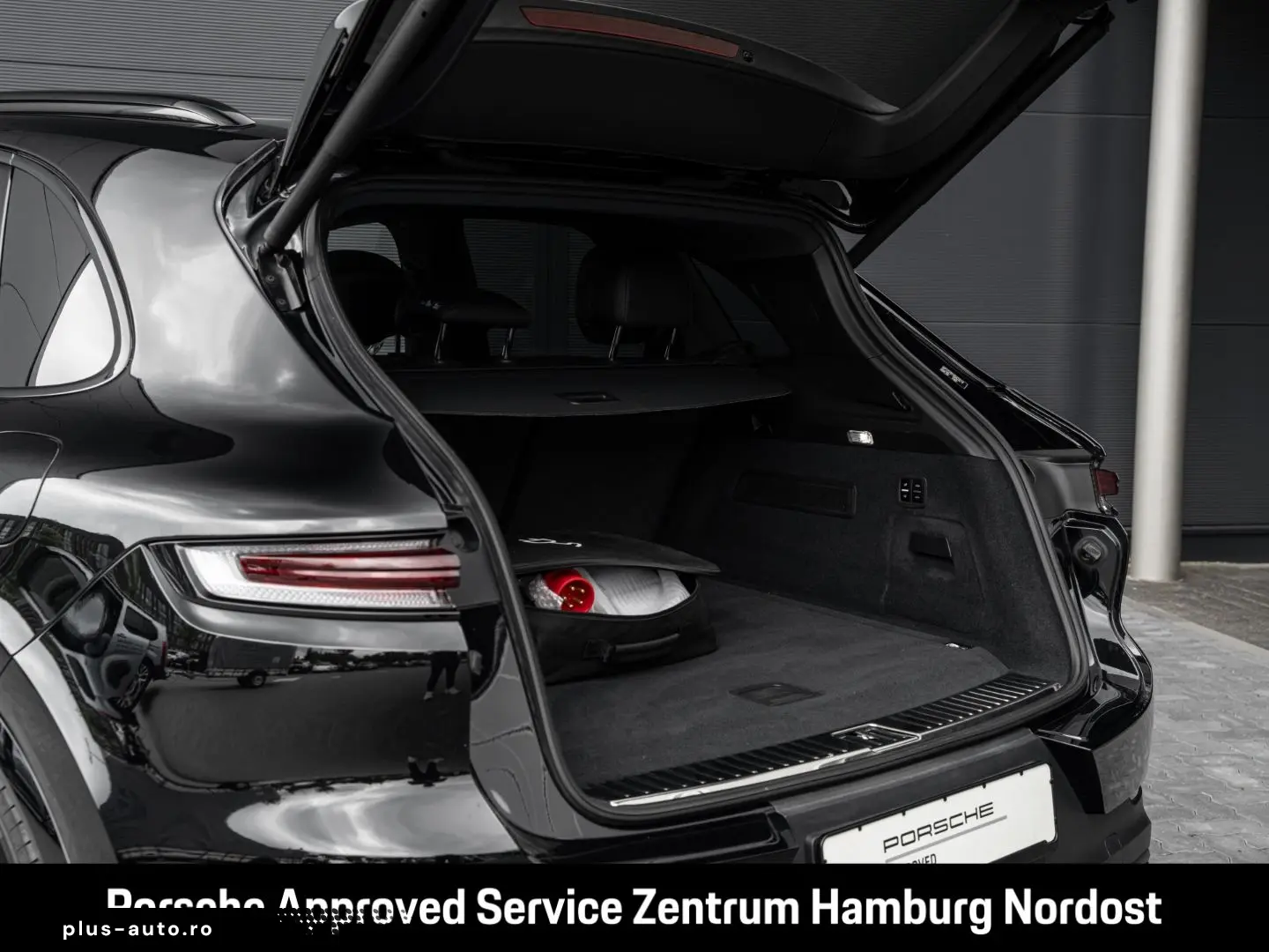 PORSCHE Cayenne E-Hybrid Pano PASM BOSE 21-Zoll 360