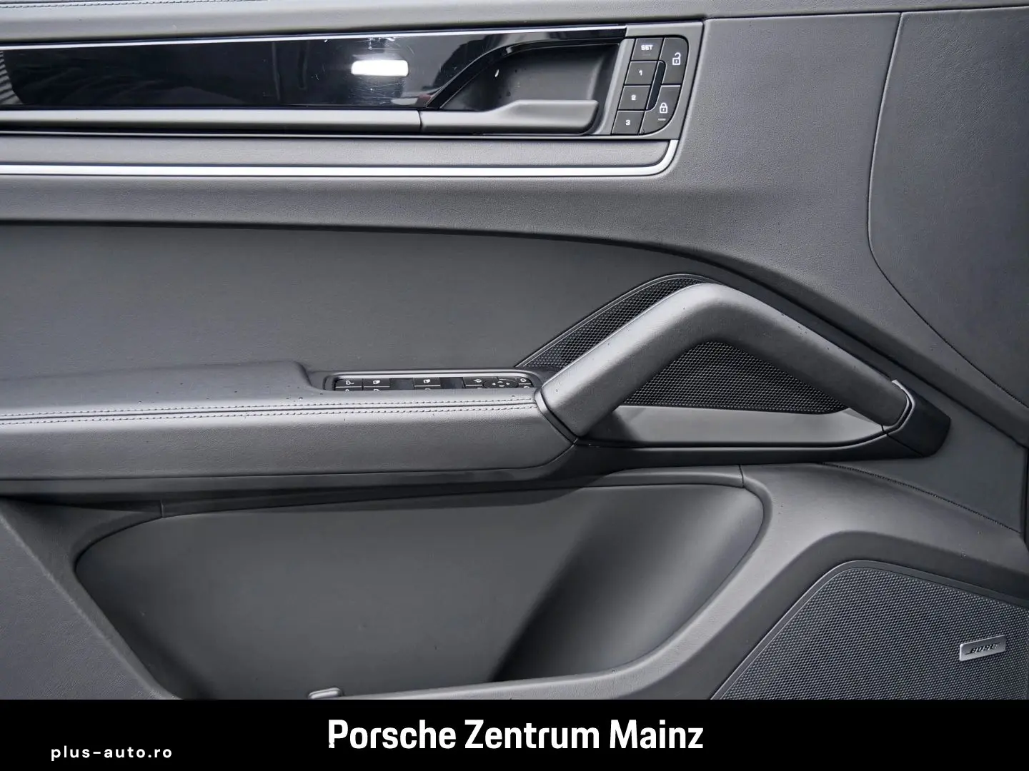 PORSCHE Cayenne GTS Head-Up LED-Matrix 22-Zoll