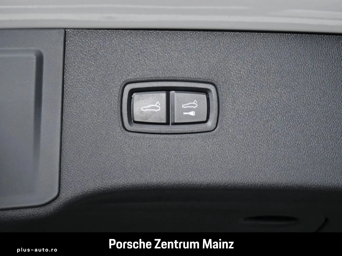 PORSCHE Cayenne GTS Head-Up LED-Matrix 22-Zoll