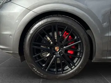 PORSCHE Cayenne GTS Coupe