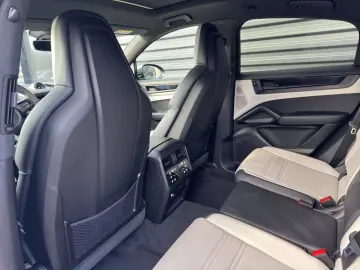 PORSCHE Cayenne GTS Coupe
