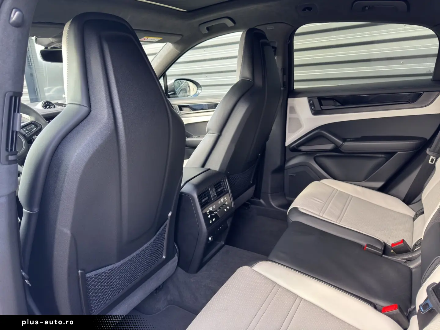 PORSCHE Cayenne GTS Coupe