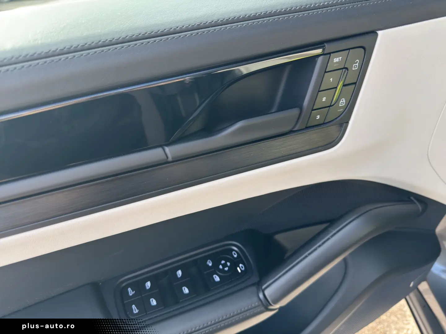 PORSCHE Cayenne GTS Coupe