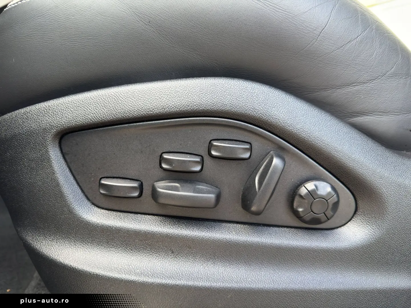 PORSCHE Cayenne GTS Coupe