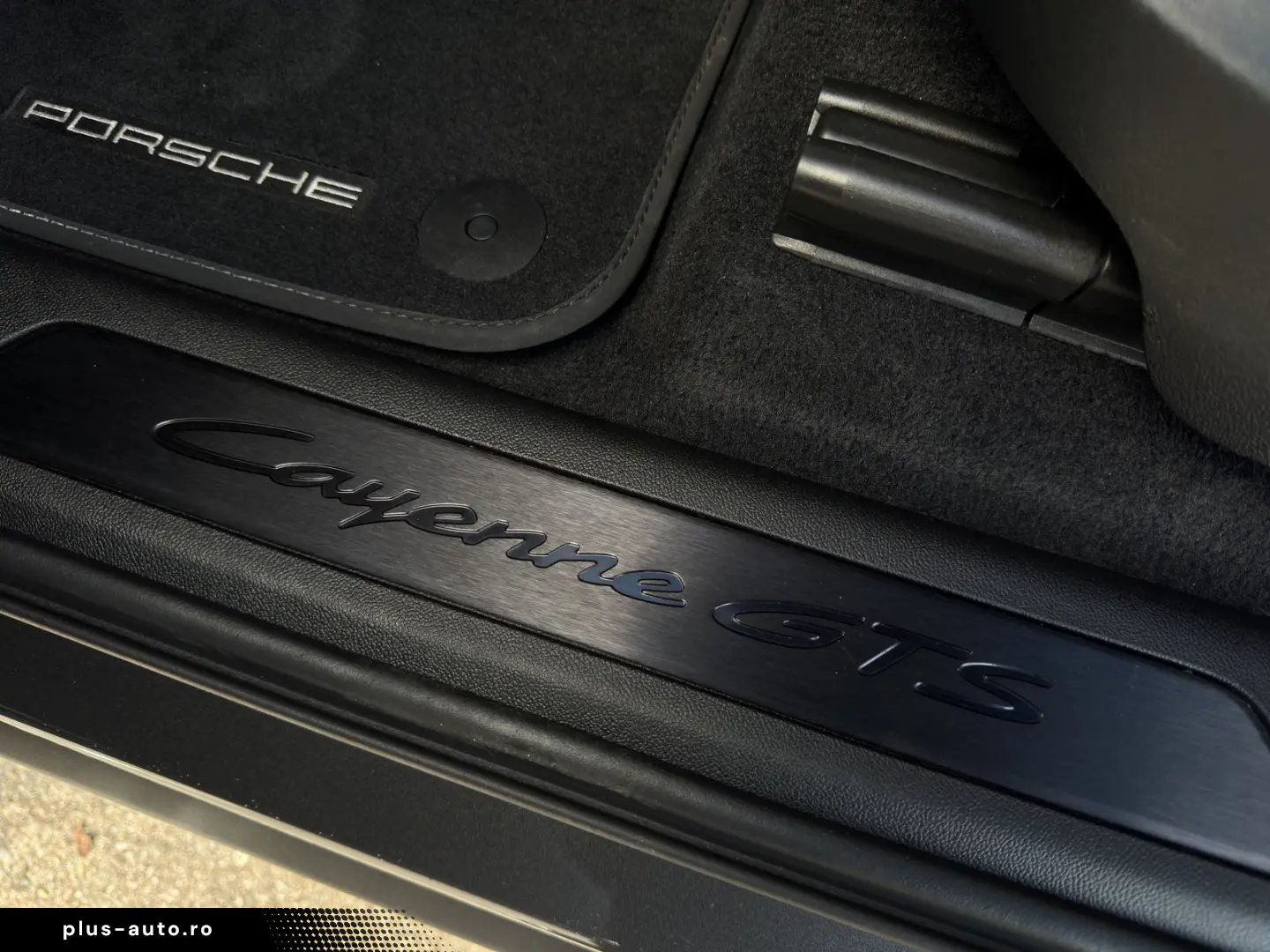 PORSCHE Cayenne GTS Coupe