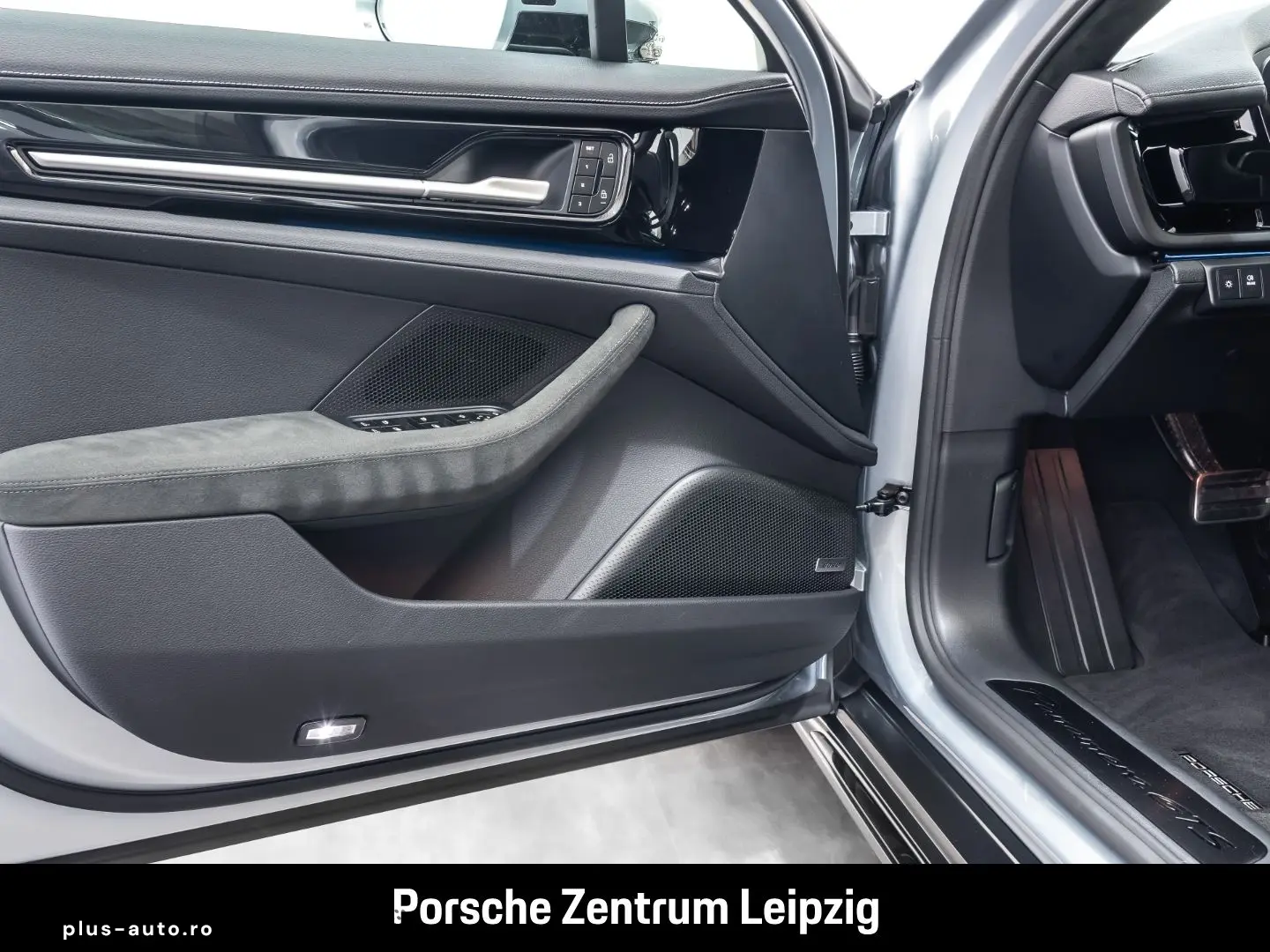 PORSCHE Panamera GTS BOSE Sportabgas Pepita RaceTex