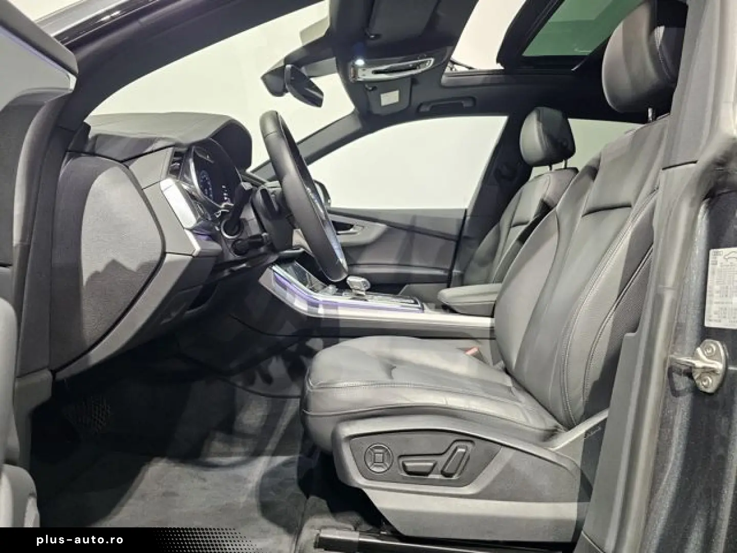 AUDI Q8 50 TDI S Line Black Pano Matrix Softc.Hud 22