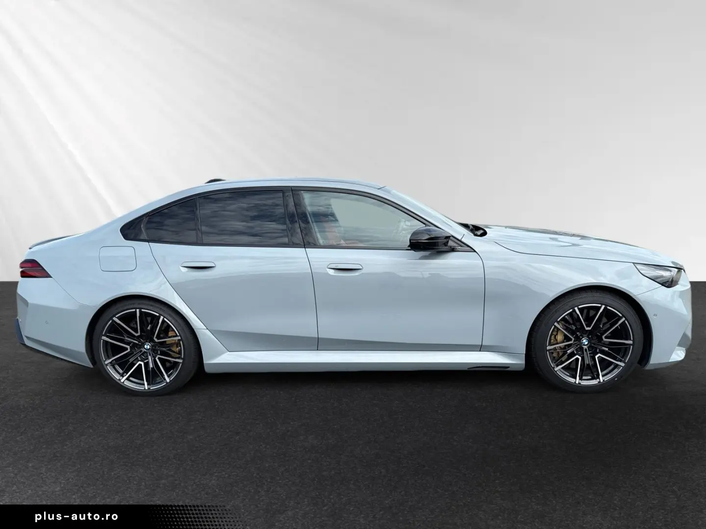 BMW M5 Limousine MDriver'sPack. Pano AHK B&W