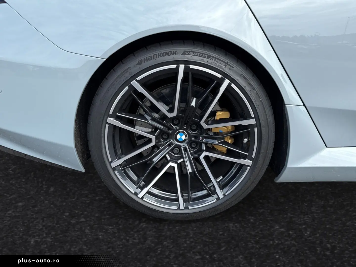 BMW M5 Limousine MDriver'sPack. Pano AHK B&W