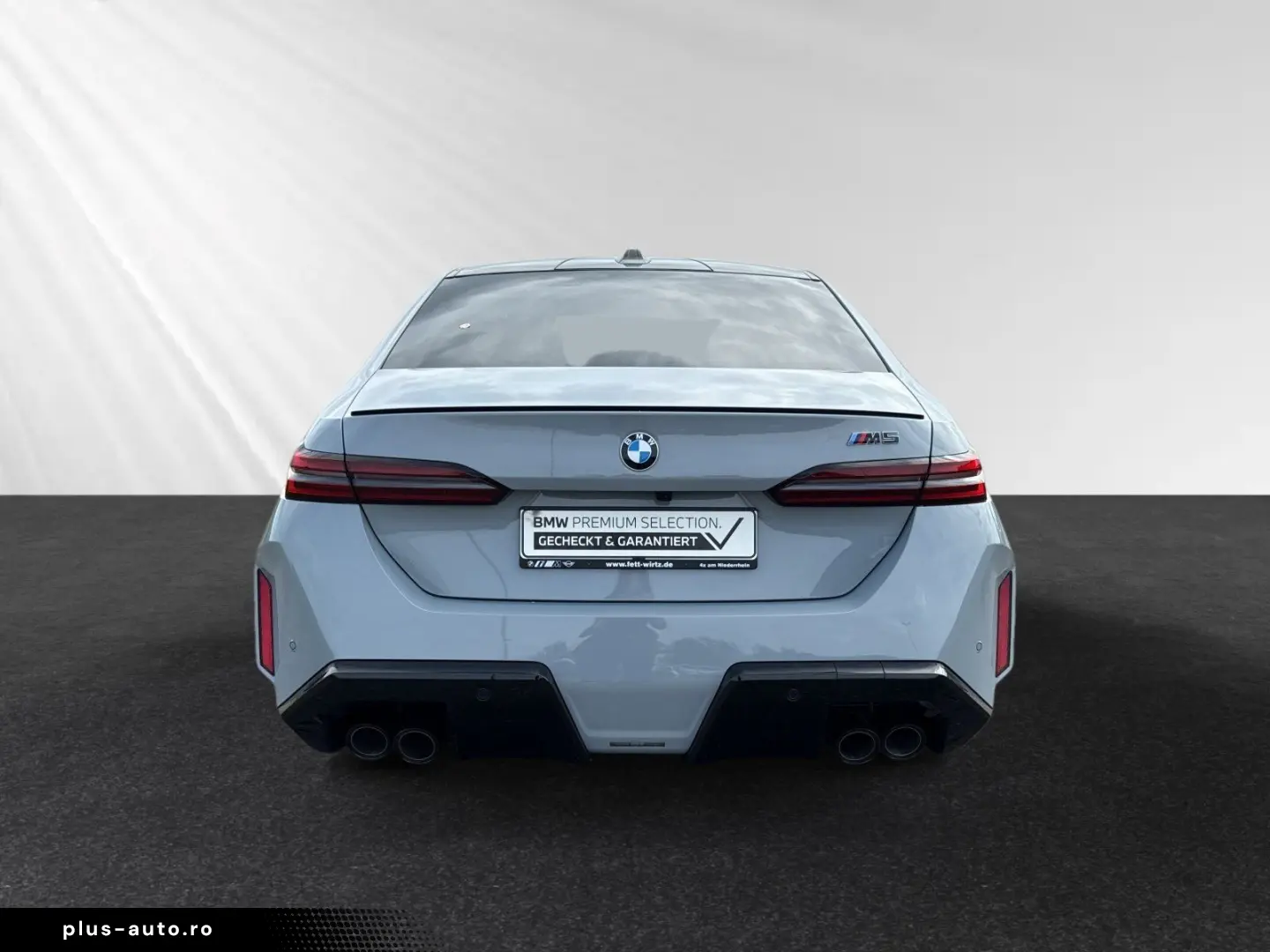 BMW M5 Limousine MDriver'sPack. Pano AHK B&W