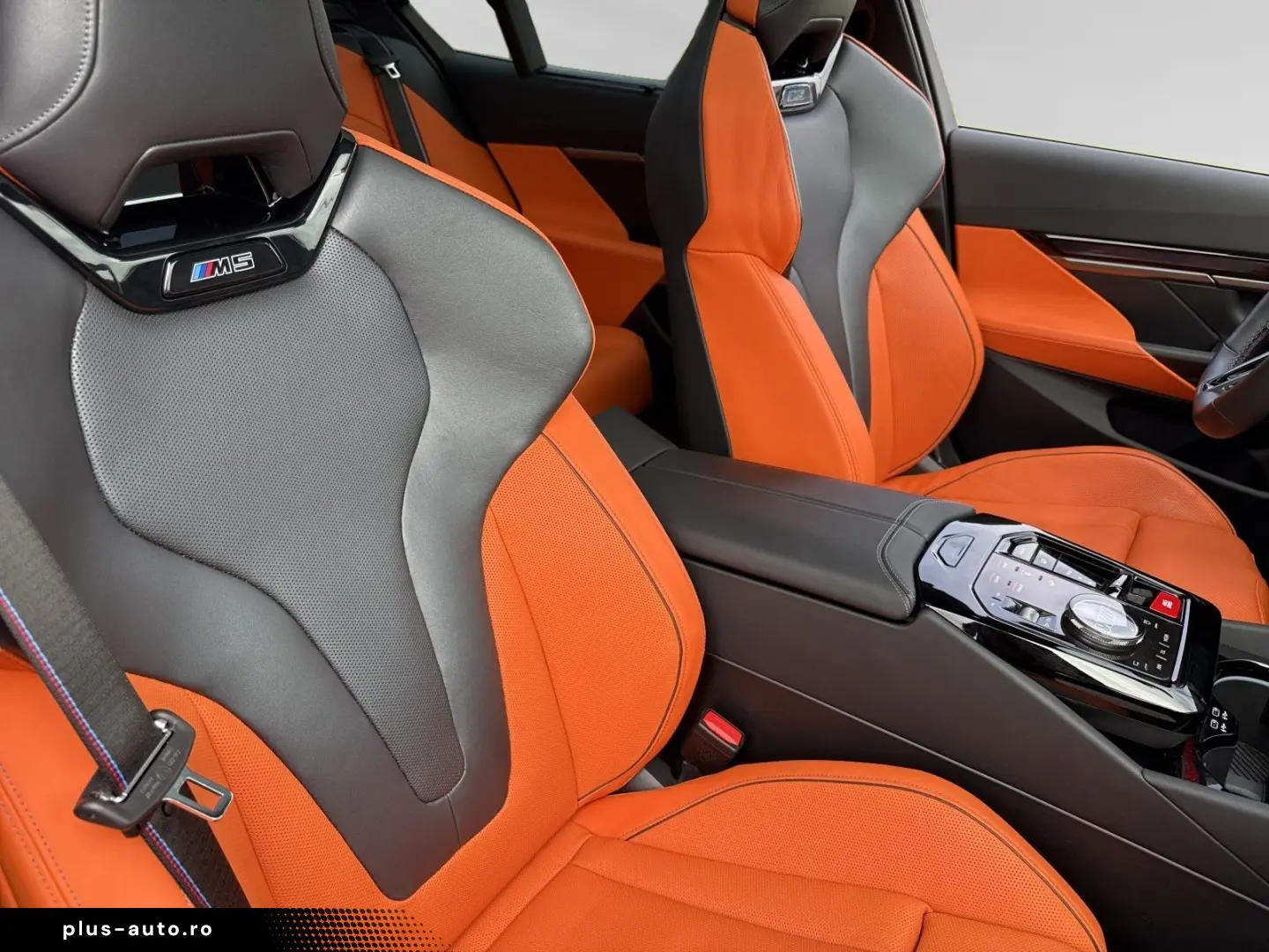 BMW M5 Limousine MDriver'sPack. Pano AHK B&W