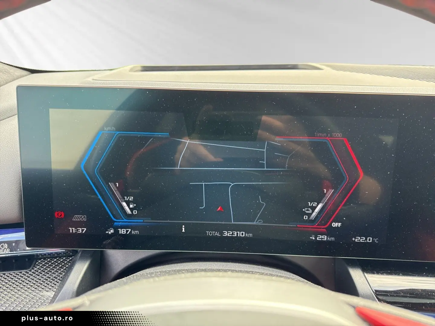 BMW M5 Limousine MDriver'sPack. Pano AHK B&W