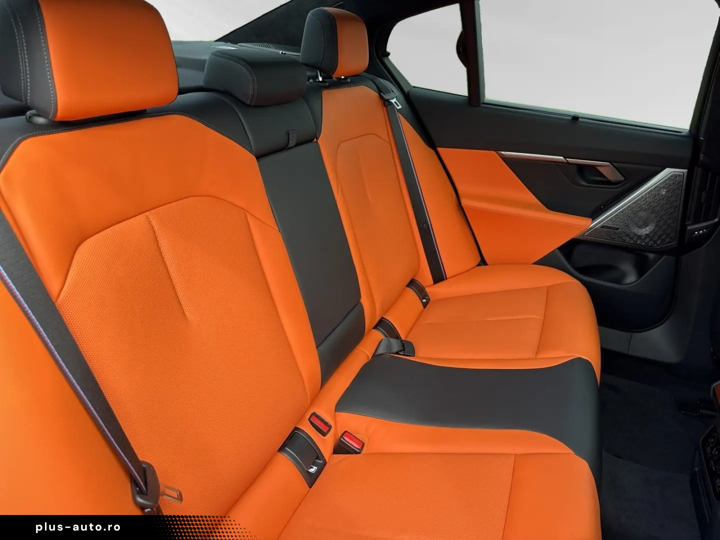 BMW M5 Limousine MDriver'sPack. Pano AHK B&W