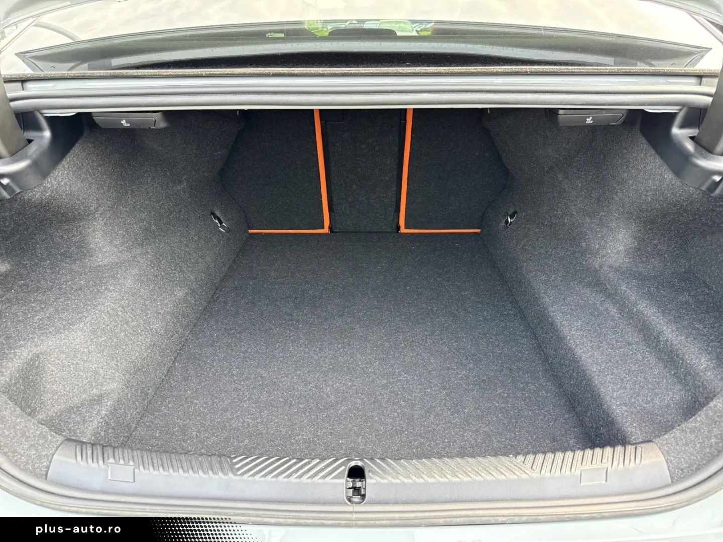 BMW M5 Limousine MDriver'sPack. Pano AHK B&W