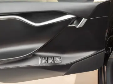 Tesla Model S P100D Performance