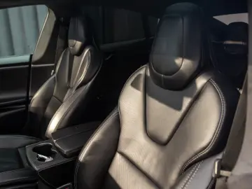 Tesla Model S P100D Performance