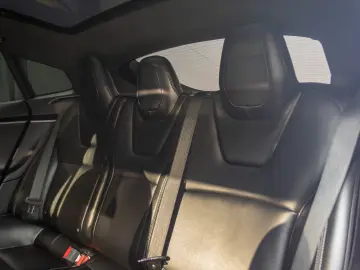 Tesla Model S P100D Performance