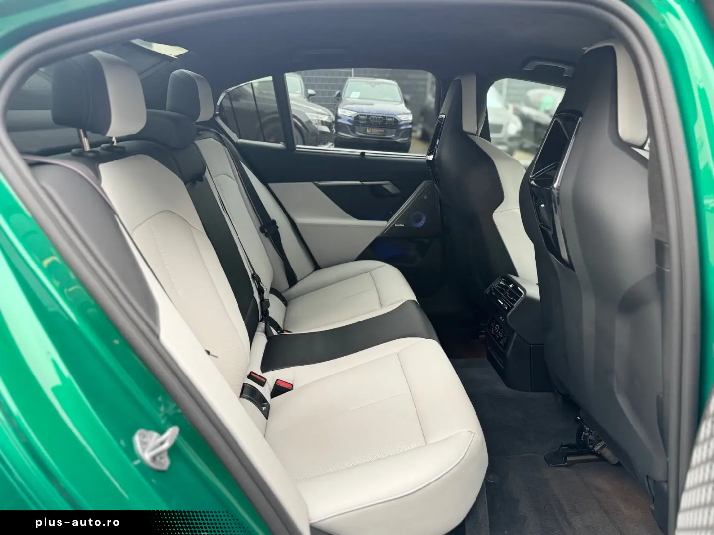 BMW M5 LIM CARBON ACC B&W 727PS