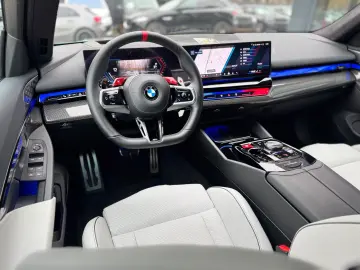 BMW M5 LIM CARBON ACC B&W 727PS