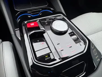 BMW M5 LIM CARBON ACC B&W 727PS