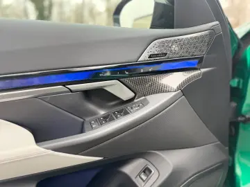 BMW M5 LIM CARBON ACC B&W 727PS