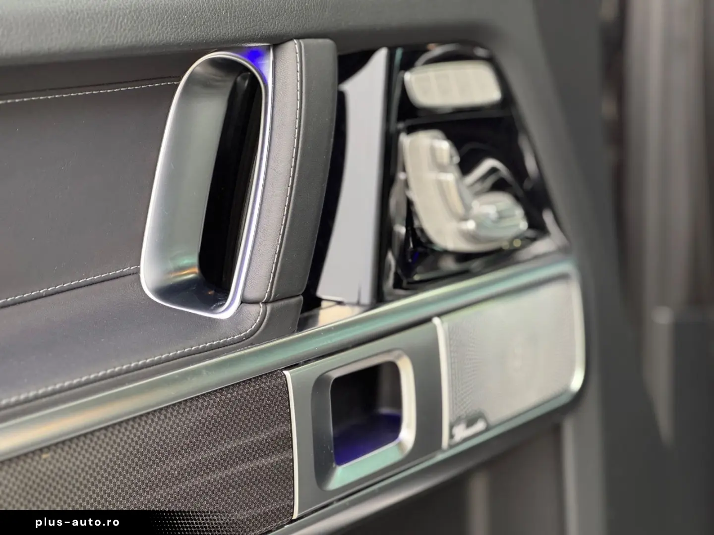 MERCEDES-BENZ G 450d AMG Multibeam Night 360 Massage Standhz