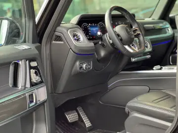 MERCEDES-BENZ G 450d AMG Multibeam Night 360 Massage Standhz