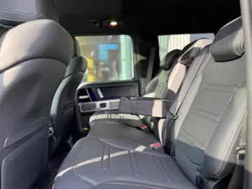 MERCEDES-BENZ G 450d AMG Multibeam Night 360 Massage Standhz