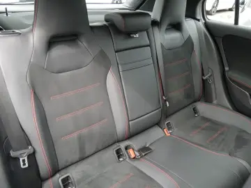 MERCEDES-BENZ A 200 d AMG