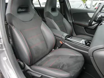 MERCEDES-BENZ A 200 d AMG