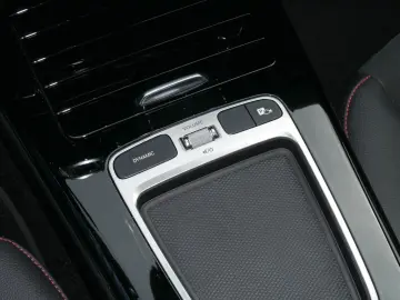 MERCEDES-BENZ A 200 d AMG