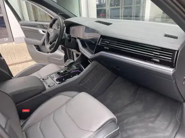 VW Touareg 4Motion R-Line Pano 5 Jahre Garantie