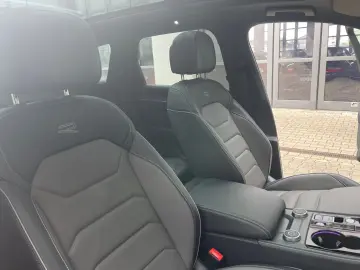 VW Touareg 4Motion R-Line Pano 5 Jahre Garantie