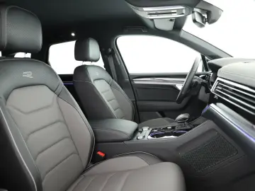 VW Touareg 3.0 TDI 4M Tip. R-Line Trailer Assist Hu