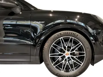 PORSCHE Coupe E-Hybrid AHK 21  BOSE PANO