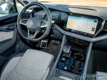 VW Touareg 3.0 V6 TDI R-Line 4Mot AHK Dynaudio Pano
