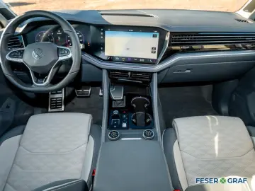 VW Touareg 3.0 V6 TDI R-Line 4Mot AHK Dynaudio Pano