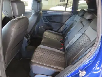 VW Tiguan R-Line 1.5 TSI 7-DSG AHK-klappbar Navi Di