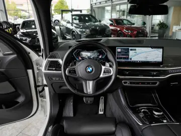 BMW X5 xDrive30d M SPORT PRO 7.Sitze 22LM AHK 2-Achs