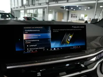 BMW X5 xDrive30d M SPORT PRO 7.Sitze 22LM AHK 2-Achs