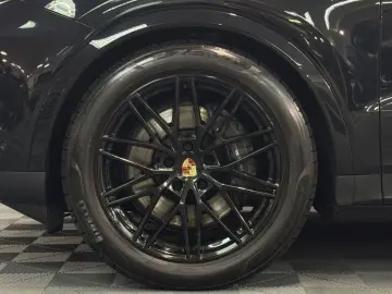 PORSCHE Cayenne E-Hybrid