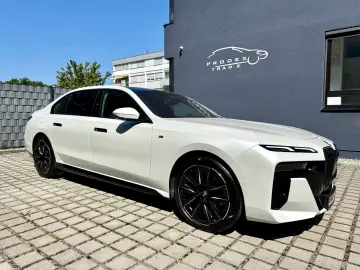 BMW 740d xD M-Sport SkyLounge TV SoftClos B&W 21Zoll