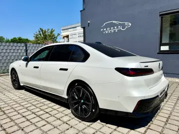 BMW 740d xD M-Sport SkyLounge TV SoftClos B&W 21Zoll