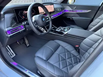 BMW 740d xD M-Sport SkyLounge TV SoftClos B&W 21Zoll