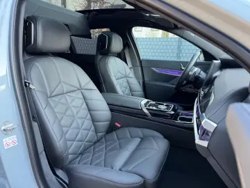 BMW 740d xD M-Sport SkyLounge TV SoftClos B&W 21Zoll