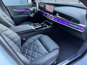 BMW 740d xD M-Sport SkyLounge TV SoftClos B&W 21Zoll