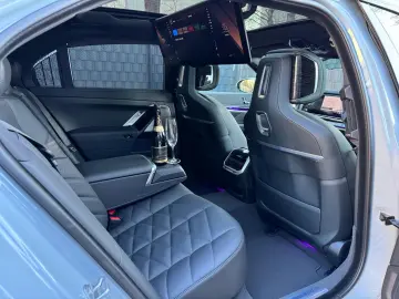 BMW 740d xD M-Sport SkyLounge TV SoftClos B&W 21Zoll